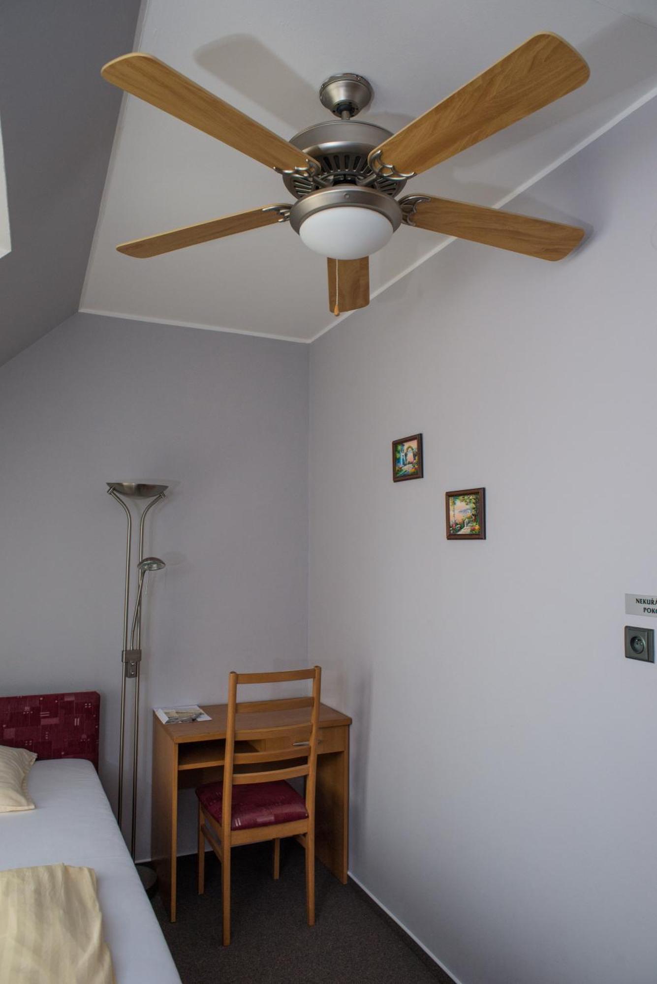 Hotel u Crlíků Tetčice Habitación foto