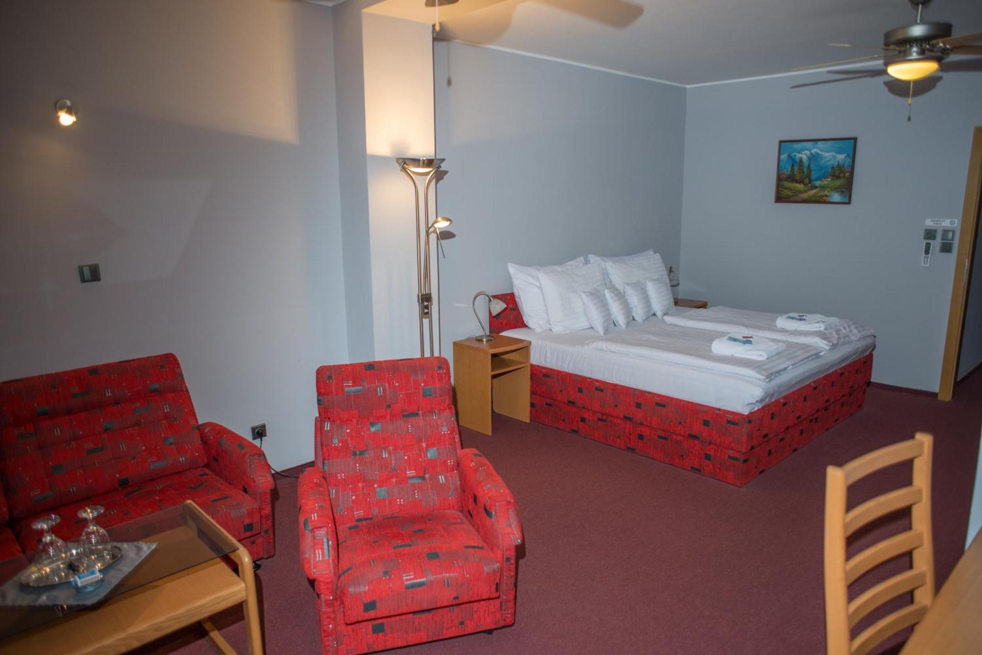 Hotel u Crlíků Tetčice Habitación foto