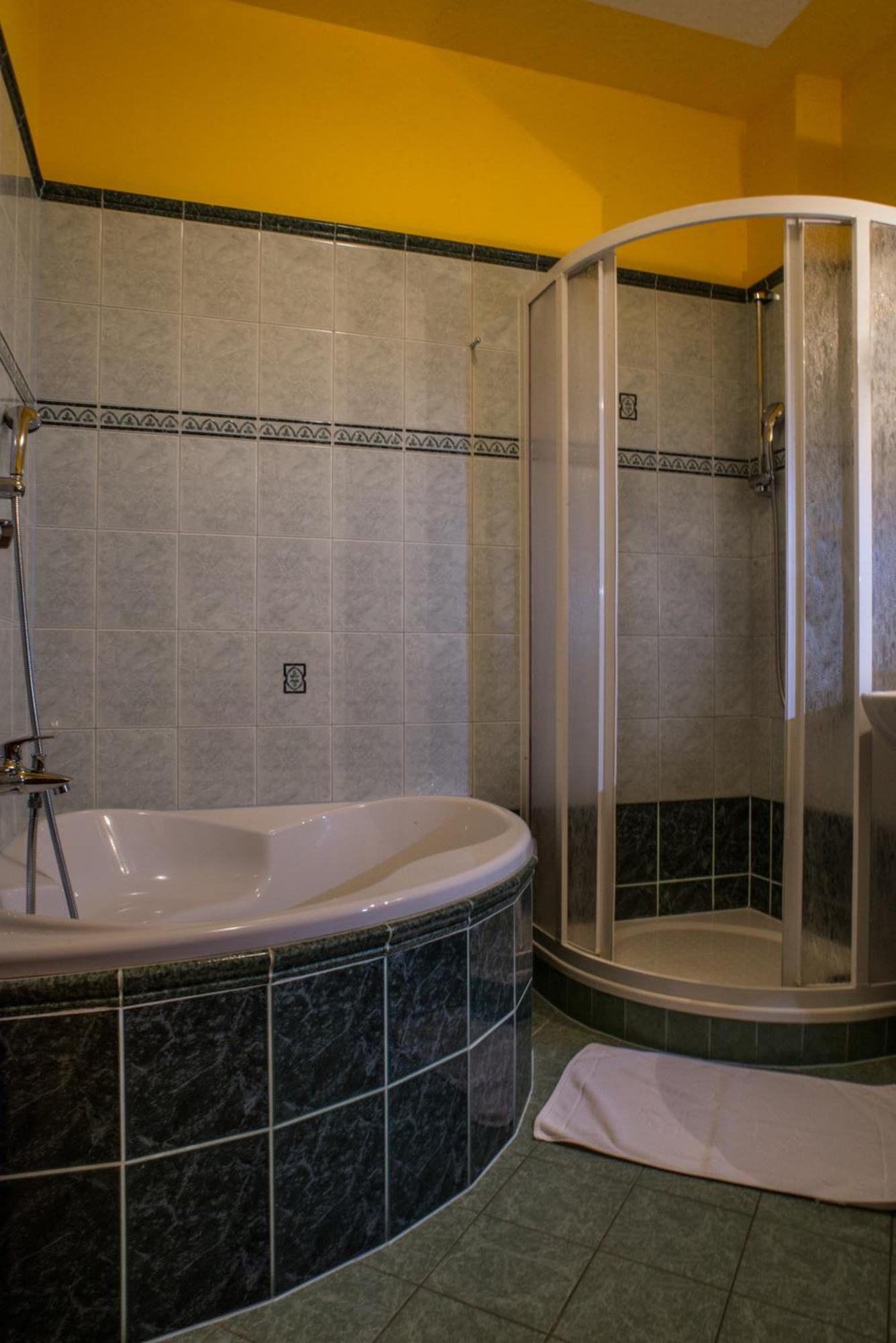 Hotel u Crlíků Tetčice Habitación foto